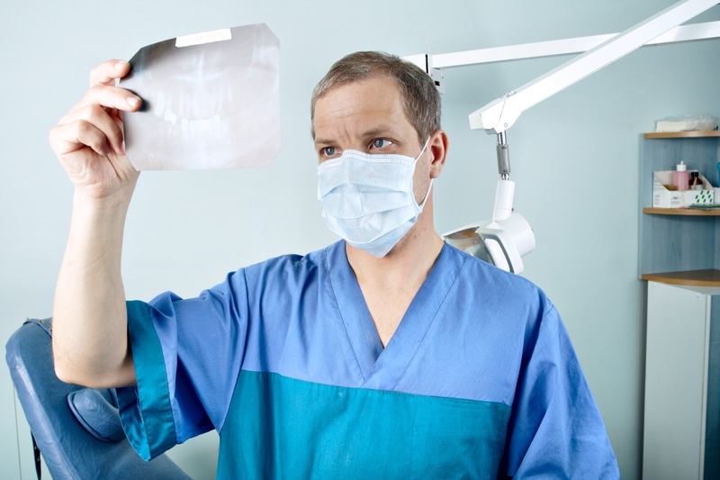 resekcja zębów najlepszy dentysta w krakowie